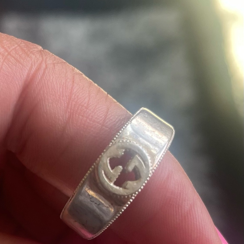 Gucci Silver Ring with Iconic Logo - Picture 2 of 7